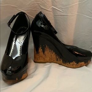 BCBG patent leather wedges